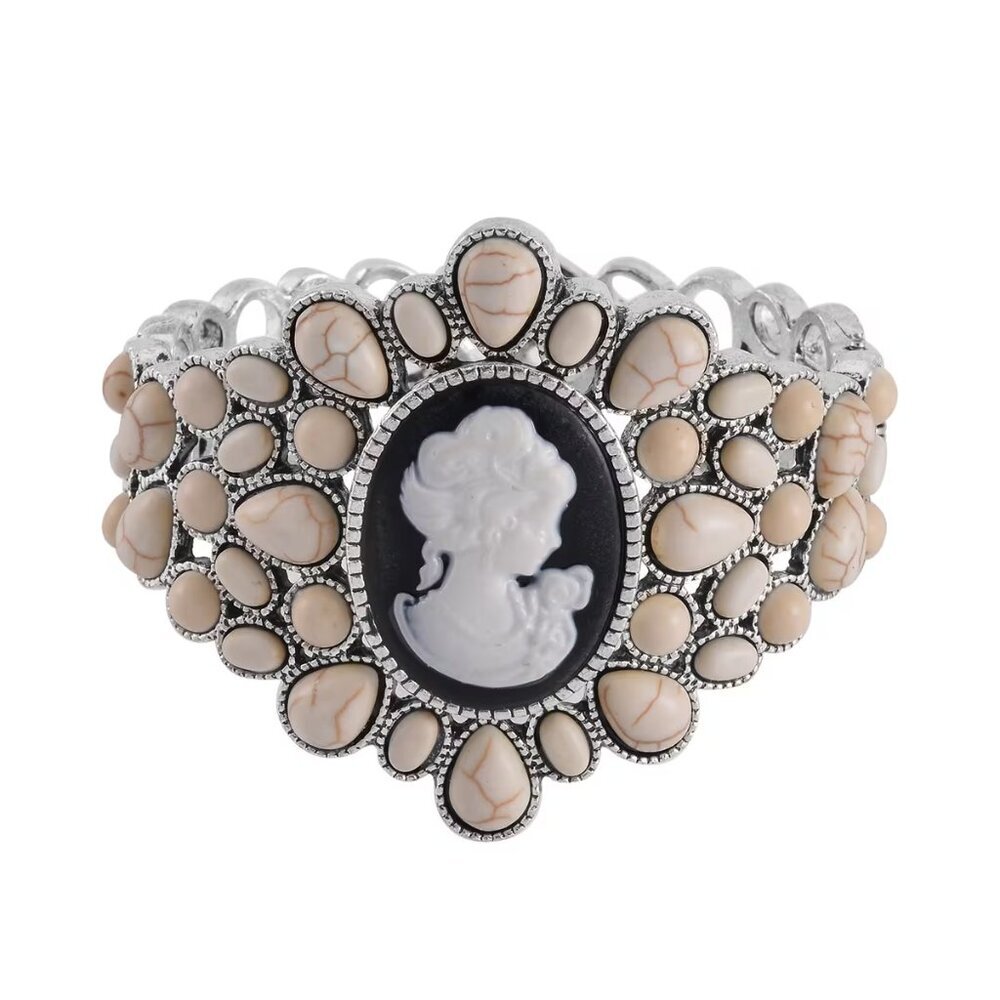 White Howlite and Cameo Bangle Bracelet in Silvertone (7") 26.00 ctw